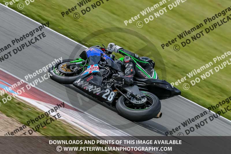 PJ Motorsport Photography;donington no limits trackday;donington park photographs;donington trackday photographs;no limits trackdays;peter wileman photography;trackday digital images;trackday photos